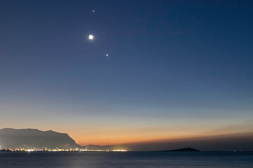 乒乓球球在对面可以触桌几次