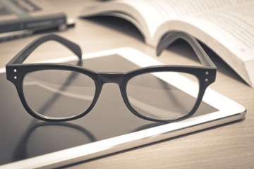 乒乓球球在对面可以触桌几次